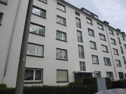 Renovieren, Einziehen und Wohlfühlen: 4-Zimmer Wohnung in Düsseldorf-Derendorf