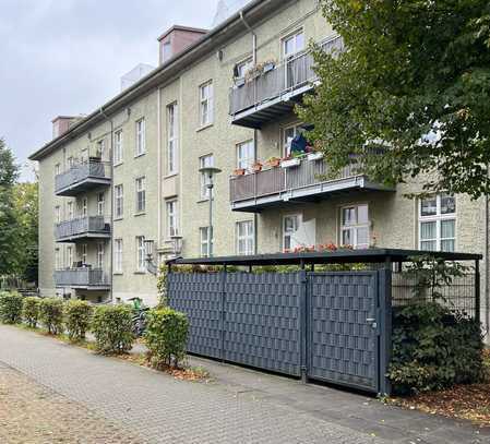 Attraktive 2-Zimmer-Wohnung mit Balkon in begehrter, grüner Lage von Berlin-Karlshorst