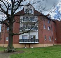 schöne helle 2 Raum Wohnung mit Balkon