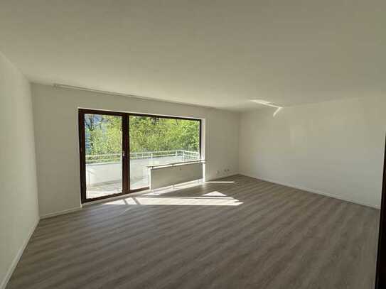 Eine praktische Wohnung mit Balkon