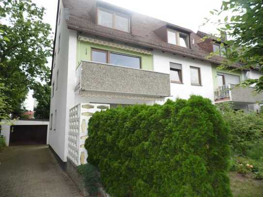 Wunderschöne, helle Maisonette-Wohnung mit 3,5 Zimmern, kernsaniert in Schniegling