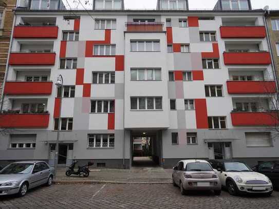 Außenstellplatz auf gepflegtem Hinterhof