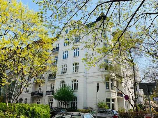 Moderne Endetage mit Dachterrasse im Erstbezug in Eppendorfs schönster Lage