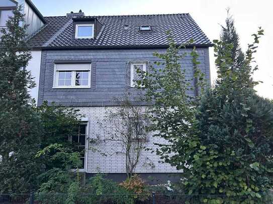 Günstiges 5,5-Raum-Reihenendhaus in Hilden