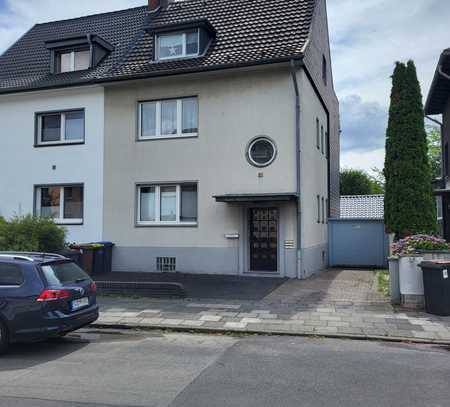 Dreifamilienhaus mit Potential in Hürth-Efferen