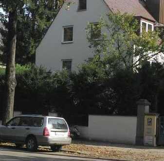 Helle 3-Zimmer-Wohnung mit Terrasse