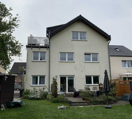 Stilvolle, gepflegte 5-Zimmer-Maisonette-Wohnung inkl. Garage, Stellplatz und Garten