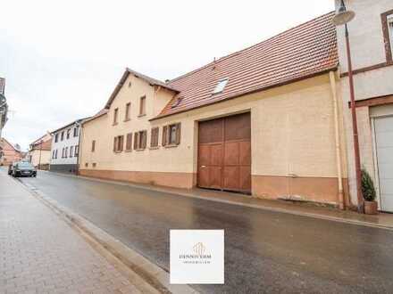 renovierungsbedürftiges Bauerngehöft mit Baugrundstück