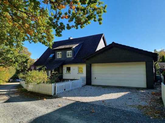 Eine Oase der Ruhe! Ein- Zweifamilienhaus mit ca. 200m² Wfl. in herrlicher Randlage von Neu-Anspach