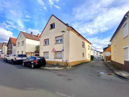 Gepflegtes Haus mit Terrasse und Garage sowie Ausbaumöglichkeiten für kreative Heimwerker