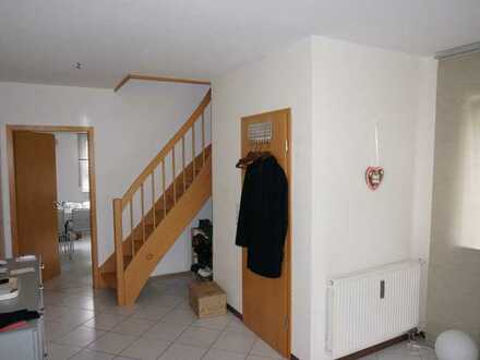 Schöne und gepflegte 3,5-Zimmer-Maisonette-Wohnung in Leinach
