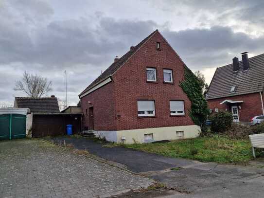 Freistehendes Einfamilienhaus mit Freizeitgrundstück und Sanierungsbedarf...