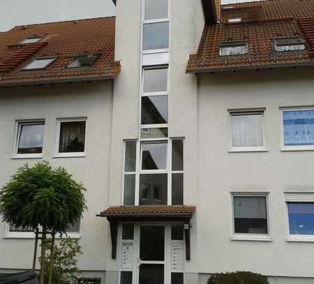 schöne 2- Raum Dachgeschoßwohnung mit PKW-Stellplatz