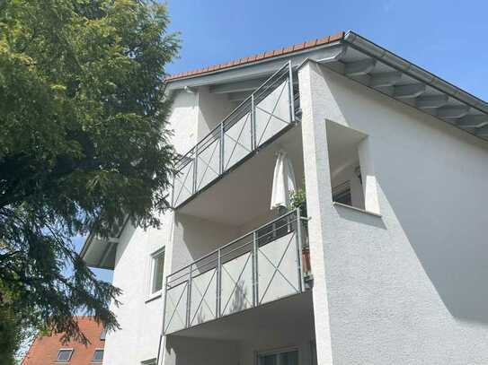 Sehr gepflegte und geräumige 3-Zimmer-Wohnung mit Balkon // 1 Stellplatz // Frei ab 01. Juli 2024