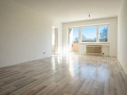 Bezugsfreie große 2 Zimmer Wohnung mit Balkon