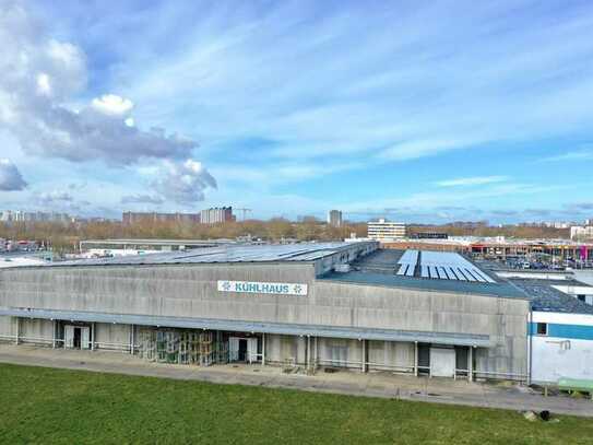 Lager- und Produktionshalle mit Zugang zur Hafen- und Werftinfrastruktur/Teilbar