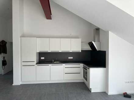 ERSTBEZUG schöne 3,5-Zimmer-Wohnung mit EBK und Balkon in Dombühl