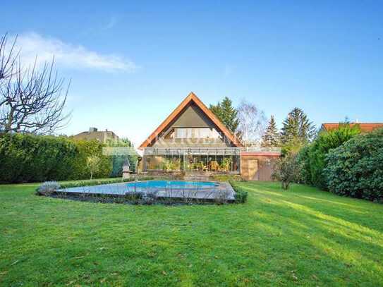 Sehr gepflegtes Haus mit großem Garten und Pool in Hamburg-Jenfeld