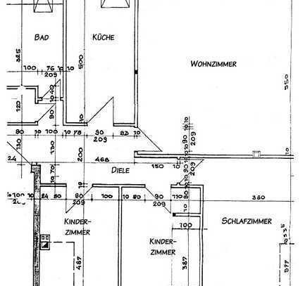 Schöne 4-Zimmer-Wohnung in guter Lage, großer Balkon, KFZ-Stellplatz