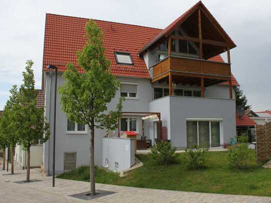 EG-WHG mit Flair, 106 m² Wfl., ca. 20 m² Terrasse, Garten, Top-Ausstattung, EBK, sympath. Umgebung