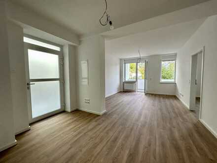 Gemütliche und helle 2-Zimmer-Wohnung mit EBK - Erstbezug nach Sanierung - ab sofort!