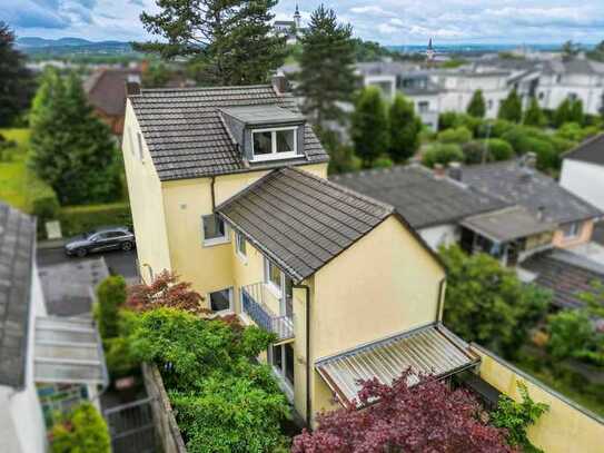 Willkommen zuhause: Sanierter Altbau mit sichtgeschütztem Garten nahe Siegburg-Zentrum