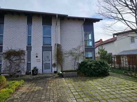 Doppelhaushälfte 178qm mit Garten, 2 Stellplätzen + Wallbox, Solarthermie in 69242 Mühlhausen