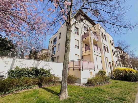 Traumhafte 1-RW mit Balkon, EBK, Terrasse mit Gartenanteil und Stellplatz