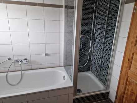 Geschmackvolle Maisonette-Wohnung mit vier Räumen und EBK in Nürnberg