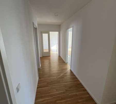 Moderne 3-Zimmer-Wohnung mit Einbauküche, Fußbodenheizung und Gästebad