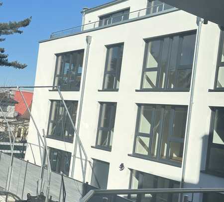 Erstbezug mit Balkon: Exklusive 3-Raum-Wohnung mit gehobener Innenausstattung in Nürnberg