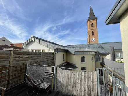 schicke 2 ZKB Stadtwohnung, renoviert, Parkett, mit Balkon und Dachterrasse in der Ingolstädter City