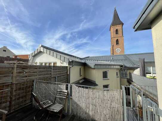 schicke 2 ZKB Stadtwohnung, renoviert, Parkett, mit Balkon und Dachterrasse in der Ingolstädter City