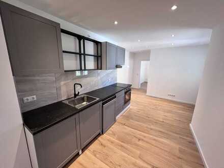Traumhafte kernsanierte Erstbezug-Wohnung mit 74m², Einbauküche & Keller