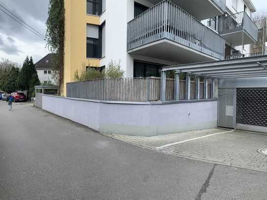 Neuwertige 3,5-Zi. EG-Whg mit Terrasse