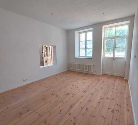 3-Zimmer-Maisonettewohnung mit Südterrasse und Garten im kernsanierten Schulhaus von Schwaibach