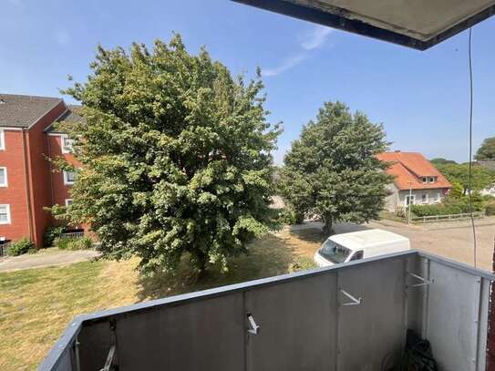 Renovierte 3 Zimmer Wohnung mit Balkon in Varel ab sofort!