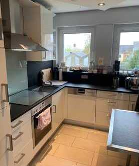 Modernisierte 3-Raum-Wohnung mit Balkon und Einbauküche in Holzwickede