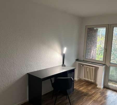 Modernisierte 2-Zimmer Wohnung mit Balkon in Duisburg-Hamborn optional mit neuer Einbauküche