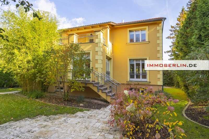 IMMOBERLIN.DE - Überzeugendes Einfamilienhaus auf herrlichem Grundstück