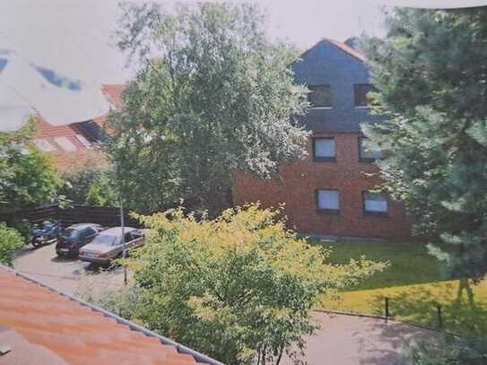 Modernisierte Wohnung mit drei Zimmern sowie Balkon und EBK in Oldenburg (Oldenburg)