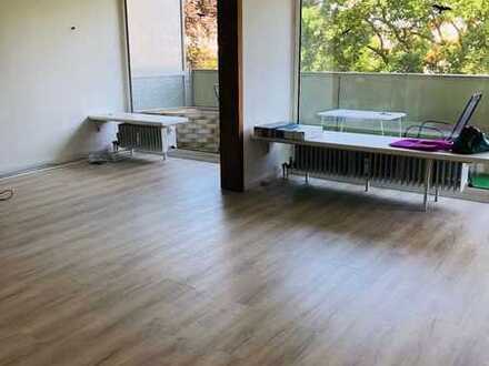 Lichtdurchflutet 2,5-Raum-Wohnung und Balkon in Kerpen