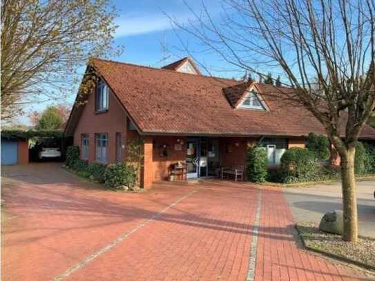 Helle, geräumige 2-Zimmer-Wohnung mit Terrasse und Einbauküche in Ebersdorf