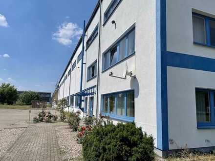 IMMOBERLIN.DE - Sehr attraktive Gewerbeimmobilie mit Freiflächen Produktions-/Lagerhalle & Bürotrakt