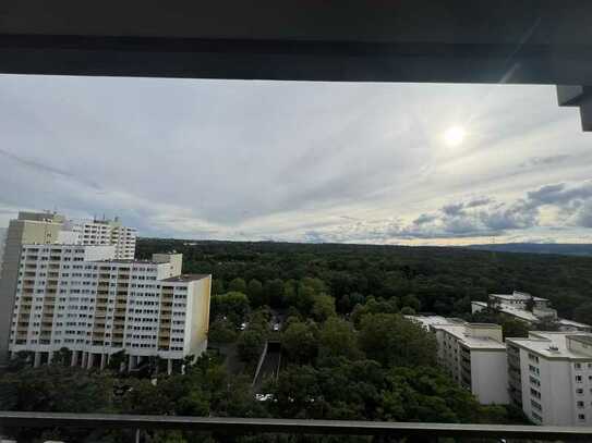 Erstbezug nach Sanierung mit Balkon: Geschmackvolle 1,5-Zimmer-Wohnung in Mainz
