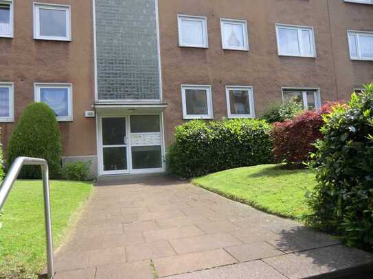 Schöne helle Wohnung mit Balkon, saniert und ruhig