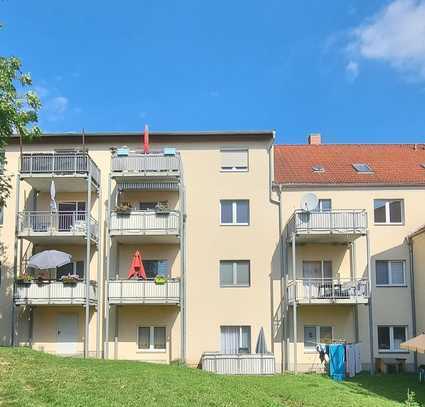 Hier stimmt alles! Schöne Dreiraumwohnung mit perfektem Grundriss, Stellplatz und Balkon!