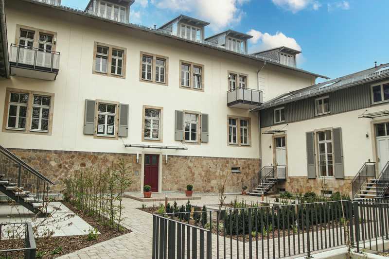 Wohnen in einer grünen Oase in Loschwitz, helle 2-Zimmer-Maisonette-Wohnung in Villa