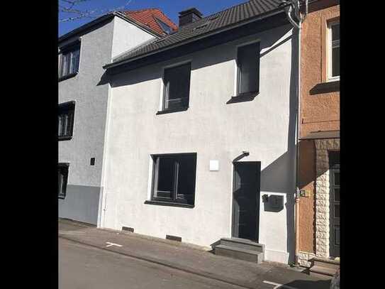 Saniertes Zweifamilienhaus in Dortmund-Hörde – Einziehen & Wohlfühlen!