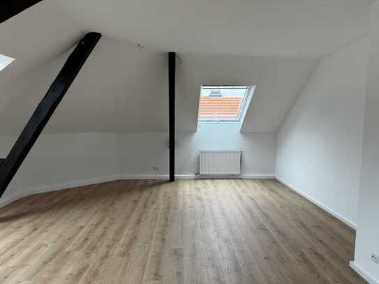 Eleganter Altbau-Charme trifft modernen Wohnkomfort - Ihre Taumwohnung in Neustadt a.d. Wstr.